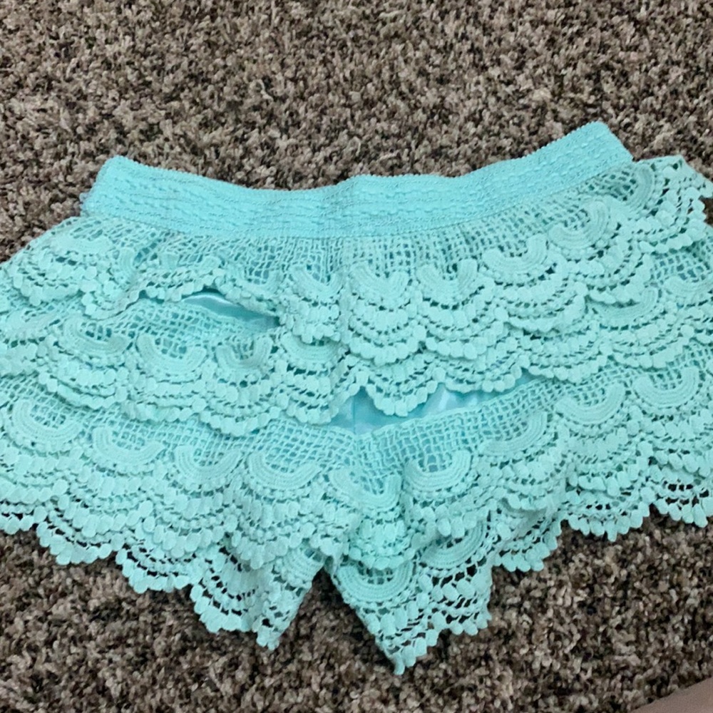 Shorts - Picture 3 of 3